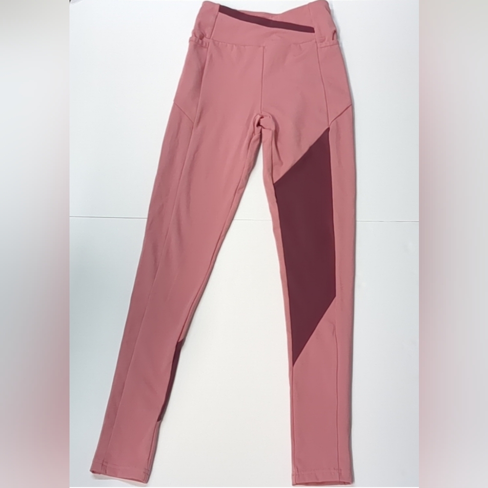 Gymshark Rose and Maroon Workout Set - Picture 9 of 9